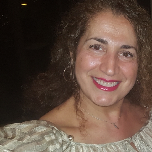 Meet your Posher, Hiam - Picture 1 of 1